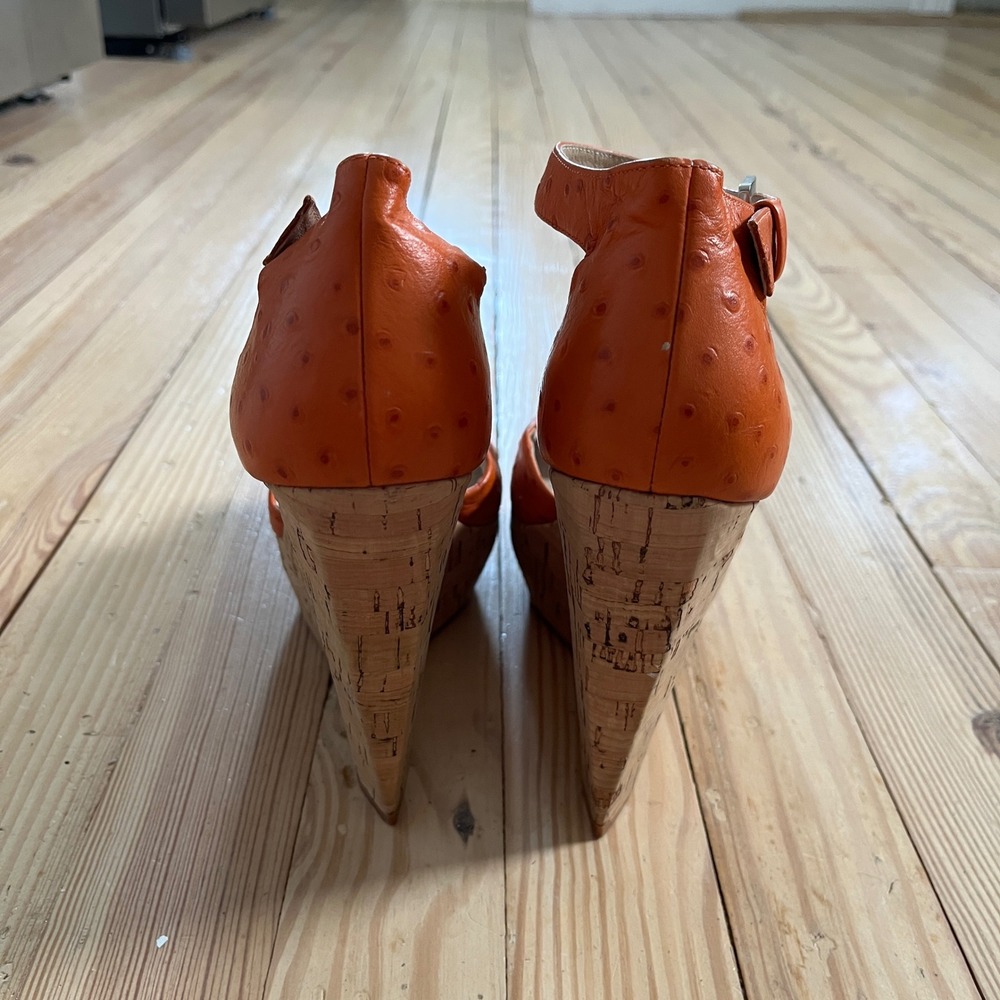 Michael Kors Orange Ostrich Embossed Cork Platform Ariana Wedge Sandals 8M y2k - Picture 4 of 7
